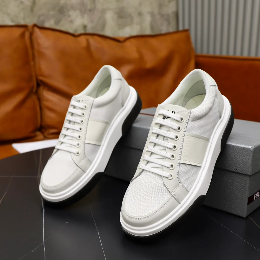 Ex-factory price: 680💰Top original order Brand: PRADA (Prada) Standard code: Men's size 38/44 (45 can be customized) Grade: Same as the official website Material: Original cowhide stitched with imported cloth, cowhide lining, original combination of two-color wear-resistant soft outsole Style category: casual sports version, young fashion, European and American trend, British style Color: actual picture color